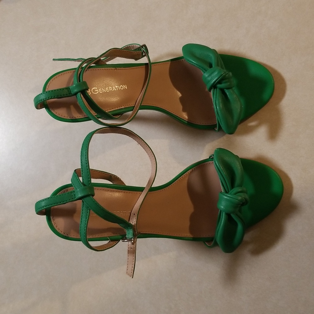 BCBGENERATION Strappy heels 🔥